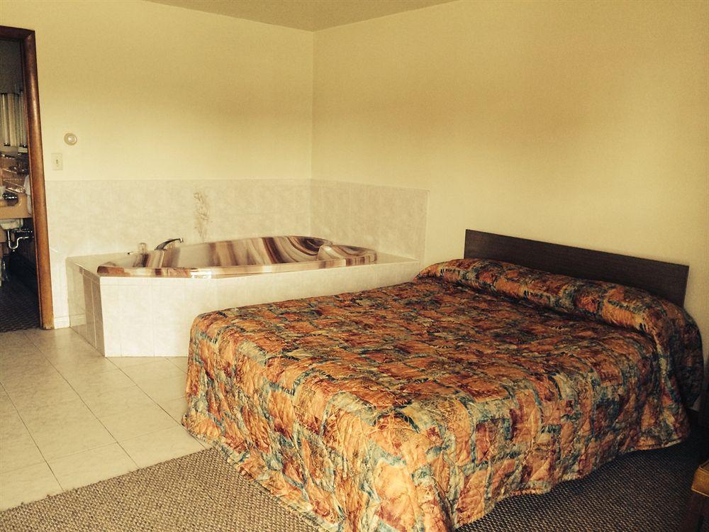 פיבודי Plaza Inn מראה חיצוני תמונה